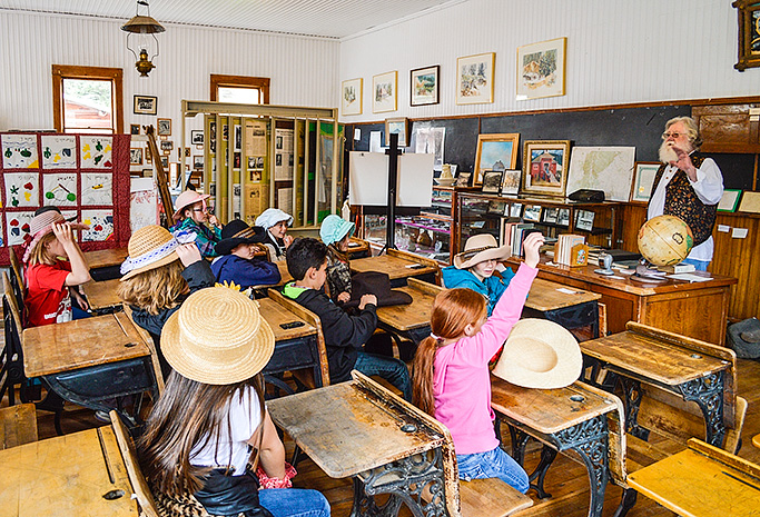 Student program at museum